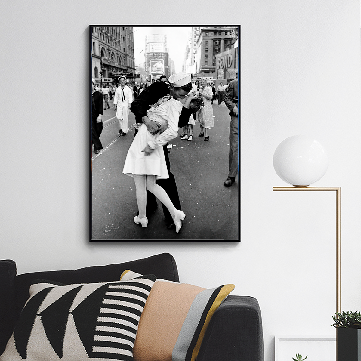 Sailor Kissing Nurse In Times Square