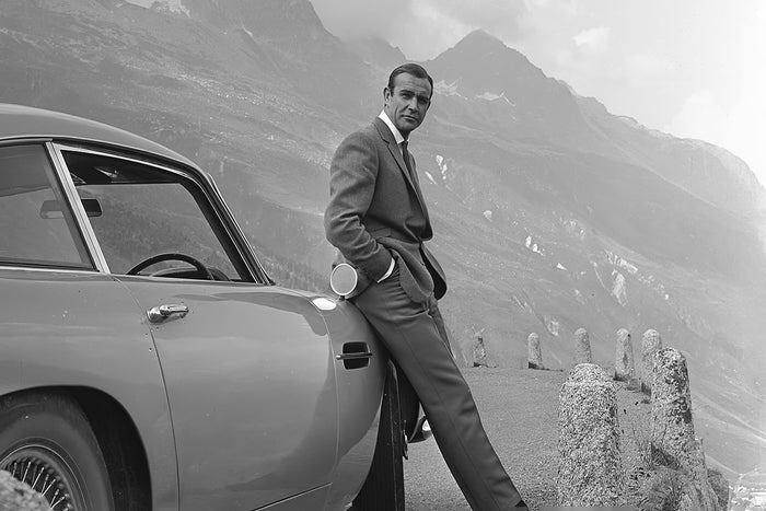 Sean Connery 007 Aston Martin DB5 James Bond